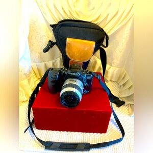 MINOLTA MAXXUM CAMERA & CASE